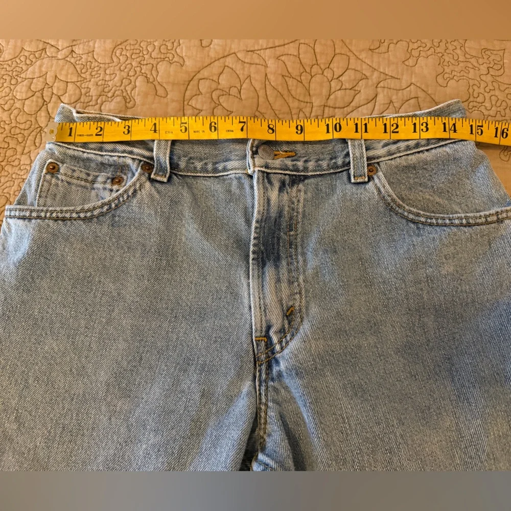 VTG 90s Y2K Levi's 550 Classic Relaxed Fit Worn Wash Jeans, Size 10S - Picture 9 of 13